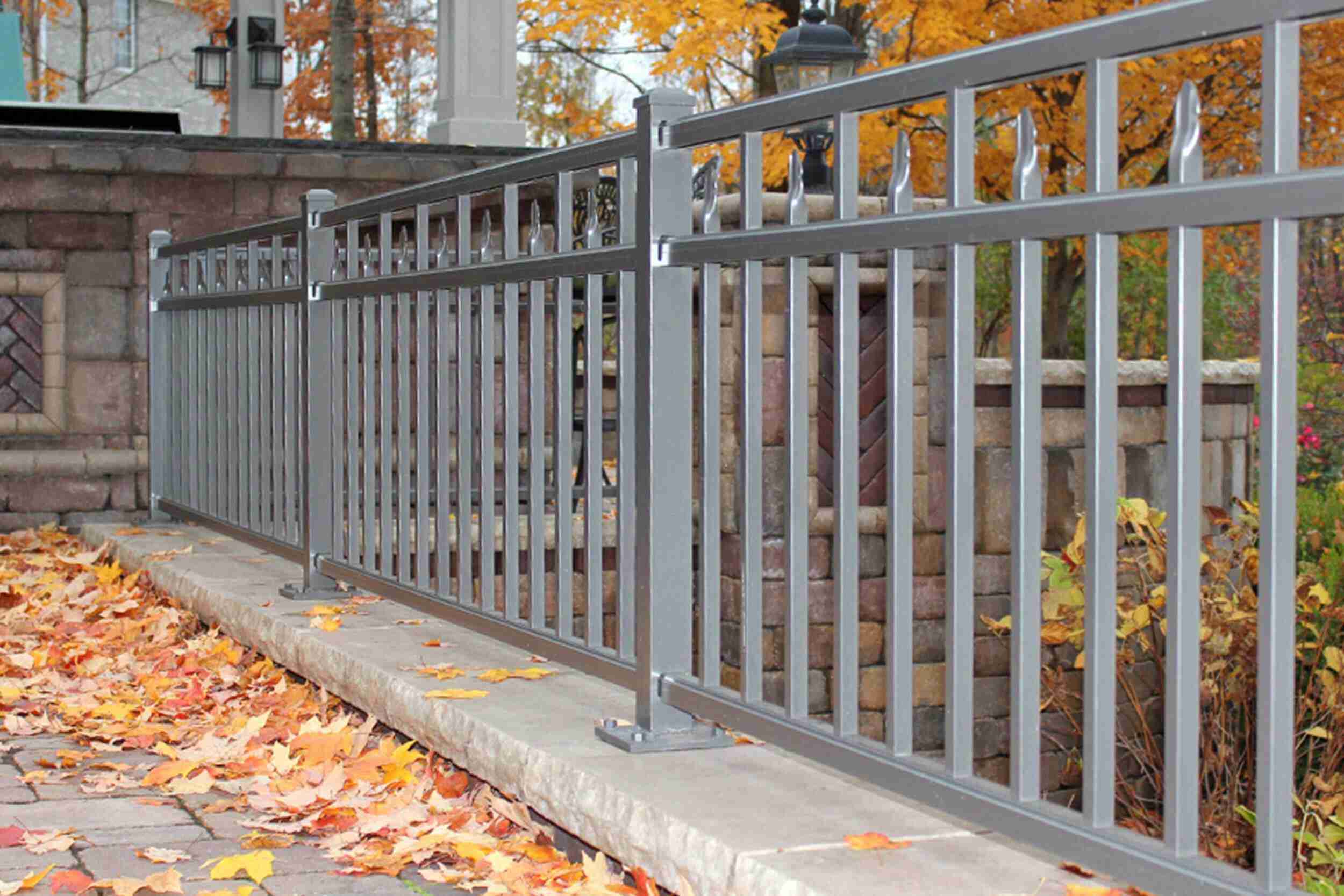 Residential Fences FlatTop-B-Canterbury-3-Rail