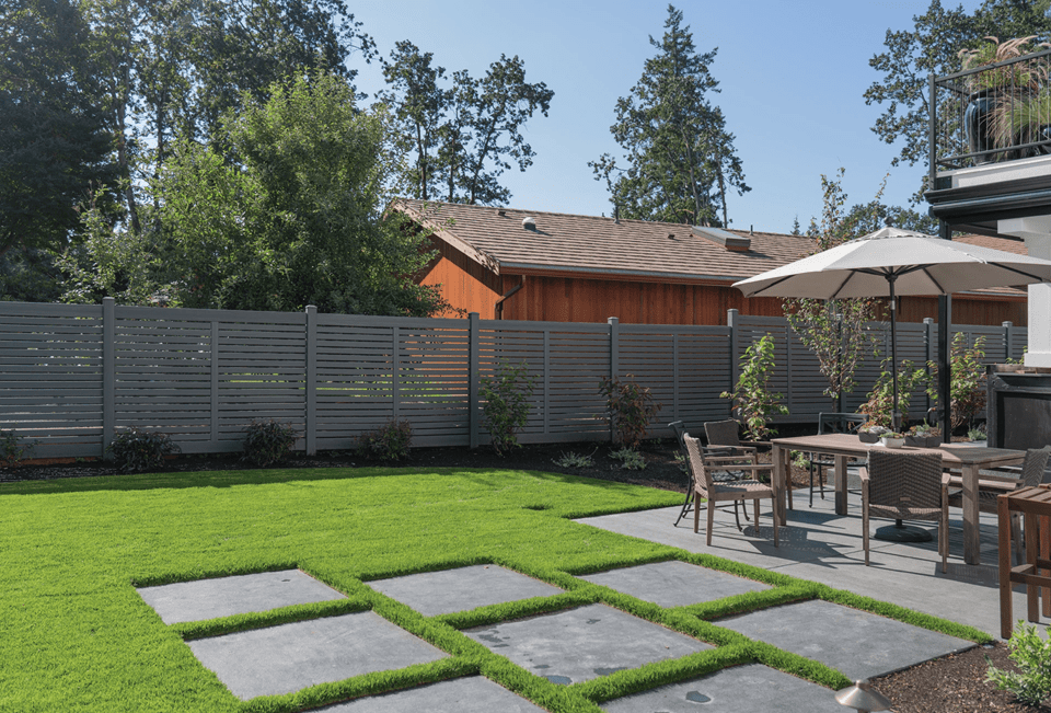 vinyl fence installation